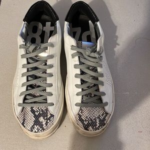 P448 John women’s sneakers, size 38 (7.5-8 US), like new condition.